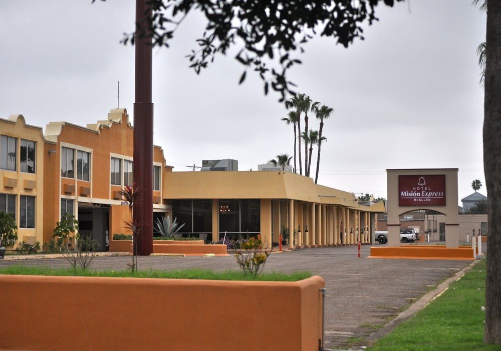 Clarion Inn Near Mcallen Airport Exterior photo